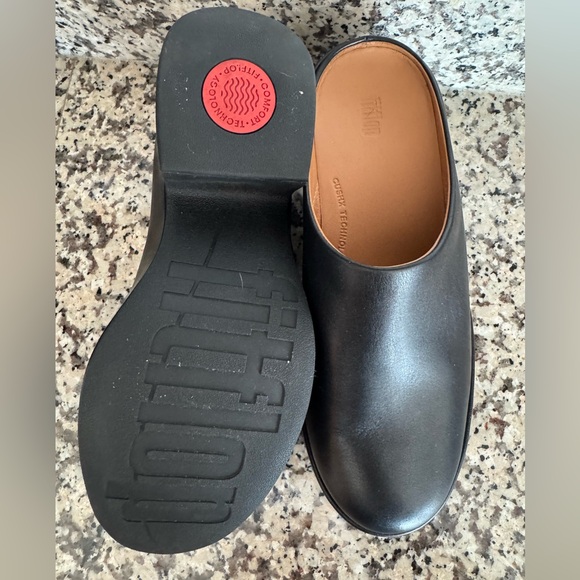 Like New Women's FitFlop Black Platfforms Leather Heeled Mules size 6 - Picture 4 of 5